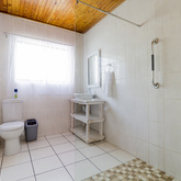 Gansbaai - Rots en See Self-Catering Villa - Sharing Bathroom