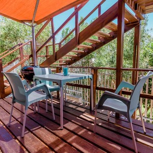 Amazing_grace_B_B_flatlet_deck_with_braai_and_sea_view_1515403501_1566220842