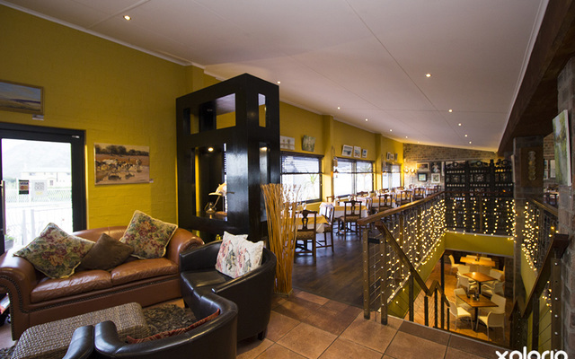 pringle_bay_restaurants_365_bistro_interior_1538481897_1566224773
