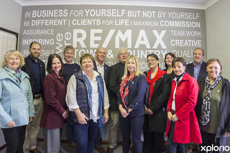 hermamus_rental_agents_remax_town_and_country_team_1__1566547126