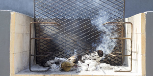 kleinmond_accommodations_kleinmond_lodge_braai_area_1552392672_1567090443