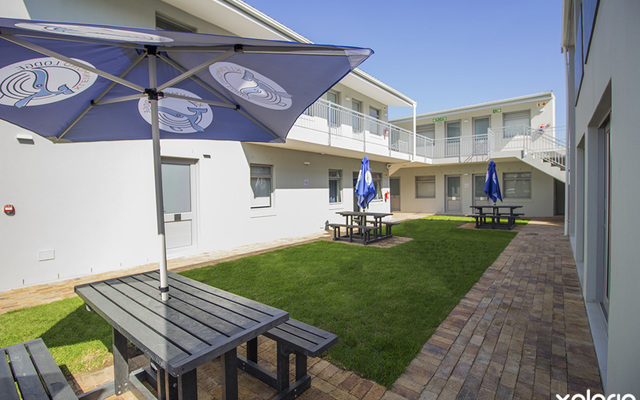 kleinmond_accommodations_kleinmond_lodge_realxing_area_1552393306_1567090441