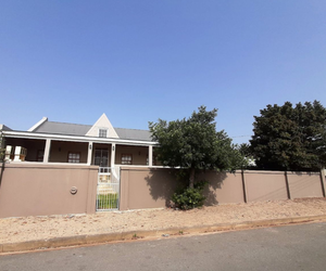 3 Bedroom House for Sale in Bredasdorp | R1,250,000