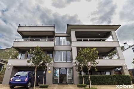 hermanus_accommodation_selkirk_house_outside_view_1568807573