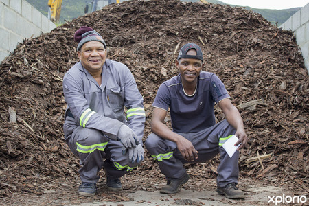 hermanus_garden_agri_organics_team_at_depot_1569587349