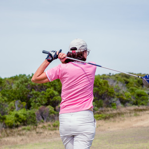 Gansbaai_golf_club_gina_playing_golf2_1512029469_1569834818