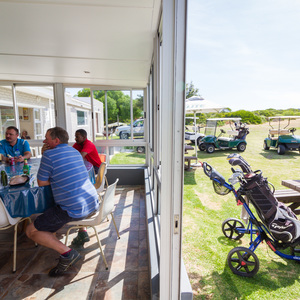 Gansbaai_golf_club_people_having_fun_inside_2_1512029609_1569835221