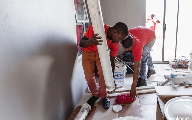 DJ_plumbing_team_working_1519893030_1570191521