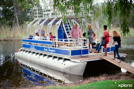 Lady_stanford_welcoming_guests_1519734556_1570542746