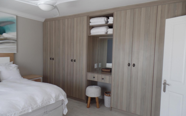 pam_golding_property_in_de_kelders_bedroom2_1571723517