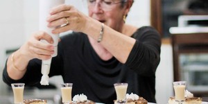 mc_clarke_hide_away_marina_preparing_dessert_1508502737_1573538765