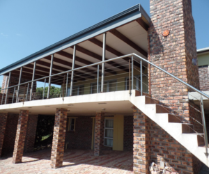 5 Bedroom House To Rent in De Kelders