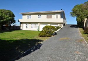 4 Bedroom House For Sale in Kleinbaai