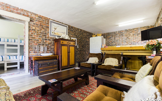 bettys_bay_accommodation_sea_way_self_catering_living_room_with_extra_sleep_space_view_1574253422