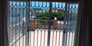 RETRACTABLE SECURITY GATES