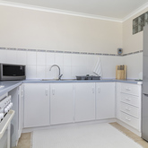 Agulhas - South Point Lâ€™Agulhas Self Catering - Kitchen