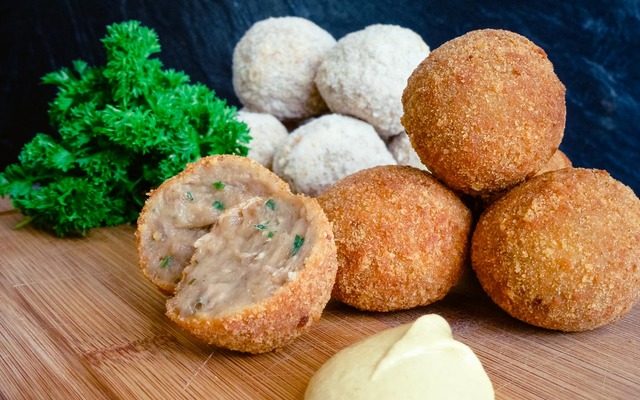Martin_s_deli_Dutch_bitterballen_1525686991_1575029186