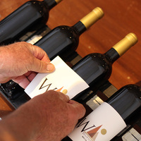 Stanford - Welgesind Wine Estate - Labelling By Hand