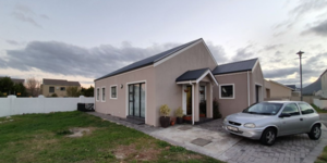 exterior_sandbaai_1576241054