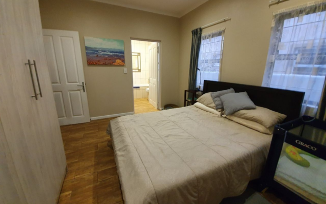 sandbaai_bedroom1_1576241052