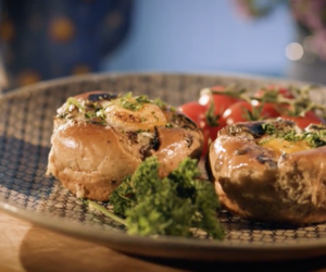 Recipe: Hot Cross Egg Bundles