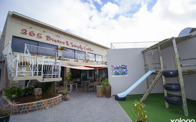 pringle_bay_coffee_shops_simply_coffee_outside_view_1537955408_1581405426