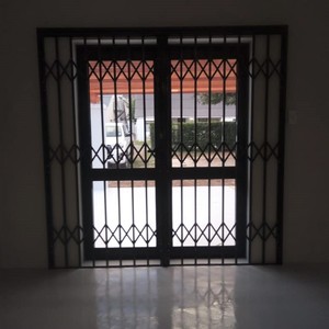 RETRACTABLE SECURITY GATES