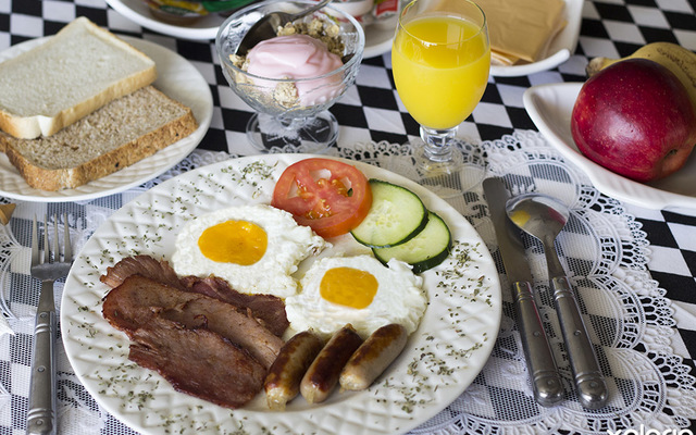 gansbaai_accommodation_on_the_rocks_bead_and_breakfast_breakfast_1556110509_1584535958