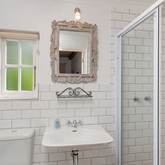 Single Room Bathroom