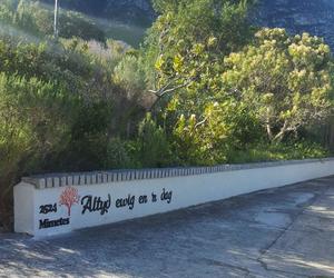 Wooden or Acrylicâ€‹â€‹â€‹â€‹â€‹â€‹â€‹Â Home or Shop Signage