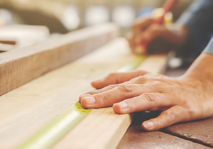 DIY: How to Build Adjustable Wooden Shelves