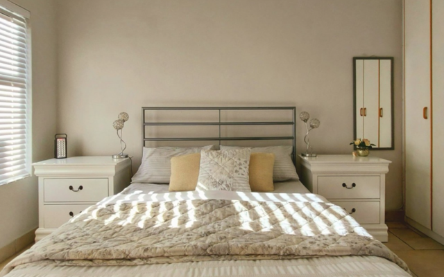 chas_everitt_bedroom_1593078783