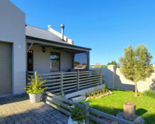 R2,980,000 | 2 Bedroom House For Sale in Hemel en Aarde Estate
