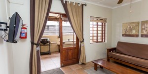 Gansbaai_town_lodge_lounge_2_1519909161_1593692270