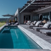 Exterior and Swimming Pool - Romans Villa Boutique Guest House - Gansbaai