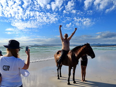 BUFFELJAGSBAAI to PEARLY BEACH, Monday 24 August 2020