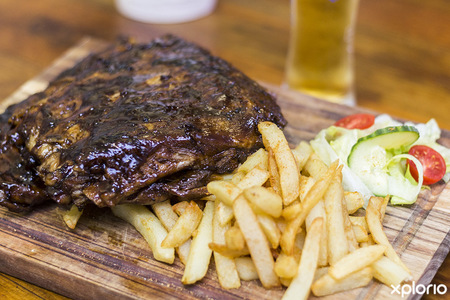 hermanus_pub_the_white_rabbit_pub_ribs_and_chips_1566892934_1598602130_1599025183