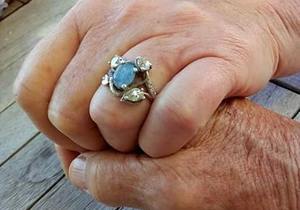 Beautiful Wedding Ring made byÂ Tanzanites and Diamonds of Hermanus