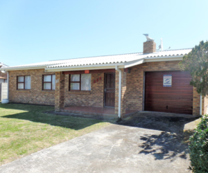 3 Bedroom House For Sale In Franskraal - R1,595,000