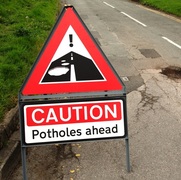 CAUTION: HEMEL-EN-AARDE ROAD