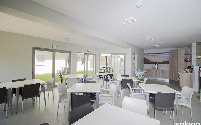 kleinmond_accommodations_kleinmond_lodge_communial_kitchen_1552392623_1601979417