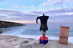 coffee_pot_and_sea_1604931579