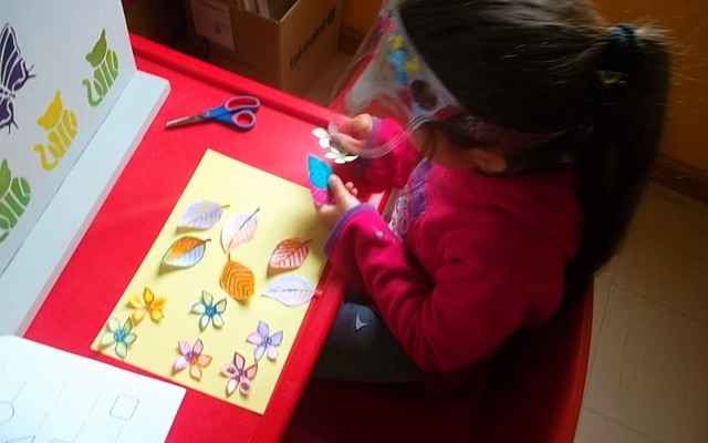 PK_Cutting_and_colouring_a_Spring_page_1605849047