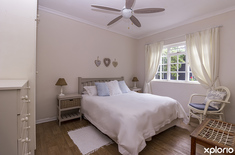 hermanis_accommodation_anchors_rest_driftwood_main_bedroom_1606816648