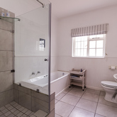 Hermanus -  Anchor's Rest - Starfish Bathroom