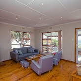 Gansbaai - Guppy Huys - Living Room