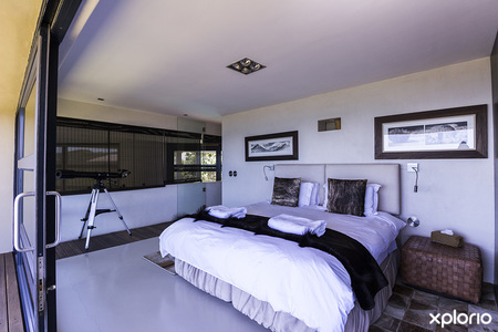 gansbaai_accommodation_villa_the_cherry_meain_bedroom_1610006627