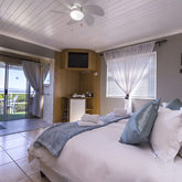 Ocean Room View - On The Rocks B&B - Xplorioâ„¢ Gansbaai