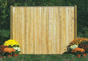 How to erect a Small Wooden Fence for more Privacy