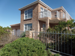 3 Bedroom House For Sale in Perlemoenbaai -Â R2,400,000